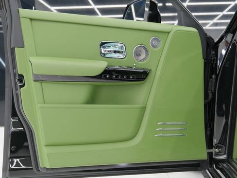 Used 2023 Rolls-Royce Phantom Sedan w/ The Phantom Package image 74