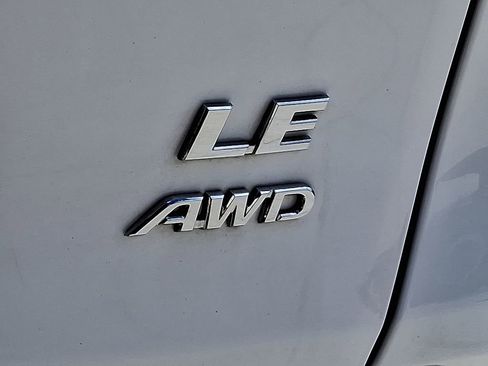Used 2022 Toyota RAV4 LE AWD/4WD image 30