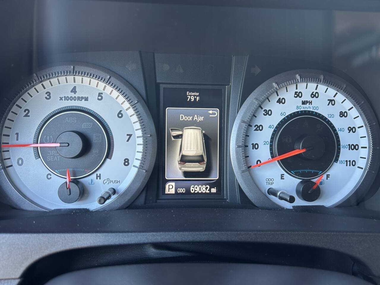 Used 2020 Toyota Sienna SE FWD image 17