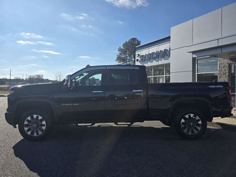 Used 2024 Chevrolet Silverado 2500 Custom image 8