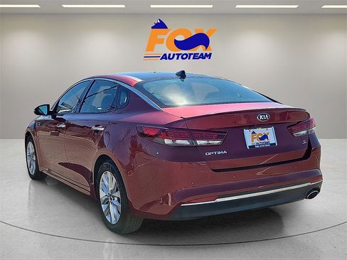 Used 2018 Kia Optima S w/ Panoramic Sunroof Package image 3