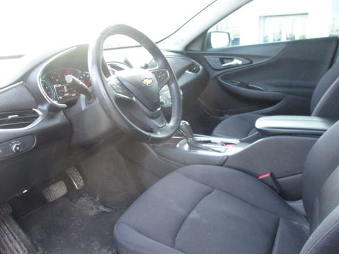 Used 2016 Chevrolet Malibu LT image 8