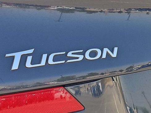 Used 2021 Hyundai Tucson Limited w/ Cargo Package FWD image 12