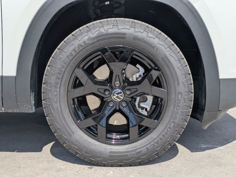 New 2026 Volkswagen Atlas Peak Edition AWD/4WD image 11