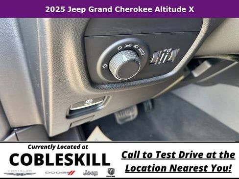 New 2025 Jeep Grand Cherokee Altitude AWD/4WD image 20
