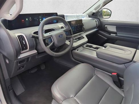 New 2025 Ford Expedition Max Active image 3