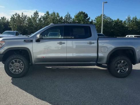 Used 2025 GMC Sierra 1500 AT4X image 5