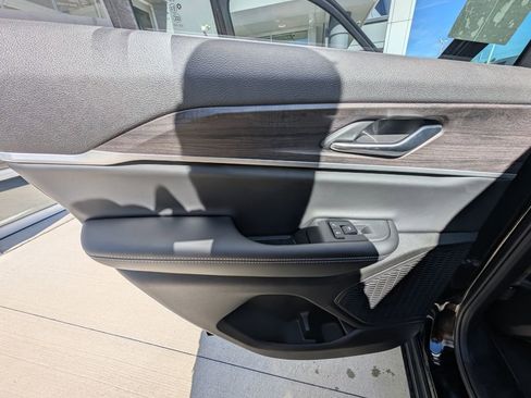 New 2025 Jeep Grand Cherokee Limited image 37