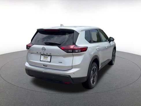 Used 2025 Nissan Rogue SV AWD/4WD image 12