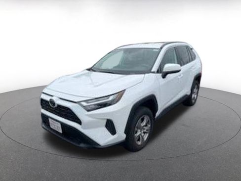 Used 2025 Toyota RAV4 XLE image 2