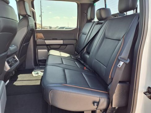 New 2026 Ford F250 Lariat w/ Black Appearance Package AWD/4WD image 10