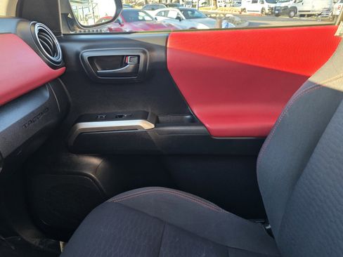 Used 2019 Toyota Tacoma SR5 image 14