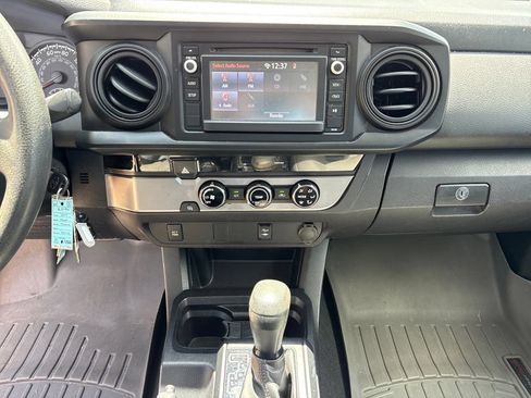 Used 2017 Toyota Tacoma SR RWD image 22