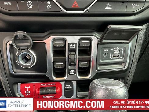 Used 2022 Jeep Gladiator Mojave w/ Trailer Tow Package AWD/4WD image 16