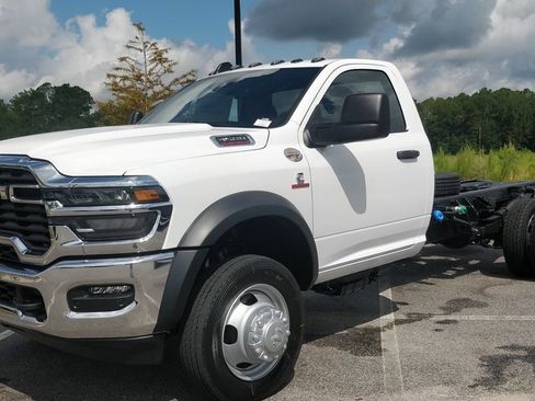 New 2025 RAM 4500 Tradesman w/ Chrome Appearance Group image 39