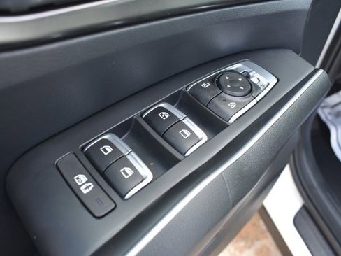 Used 2024 Kia Sorento EX image 13