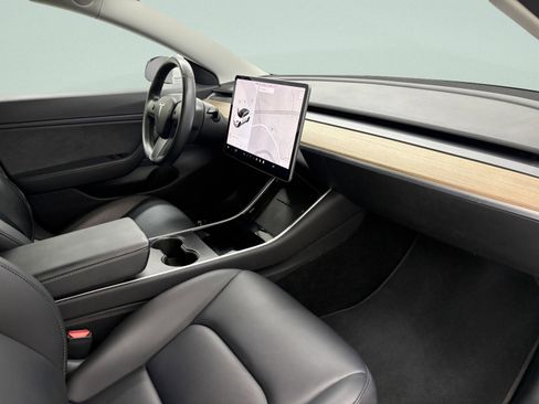 Used 2019 Tesla Model 3 Standard Range Plus image 19