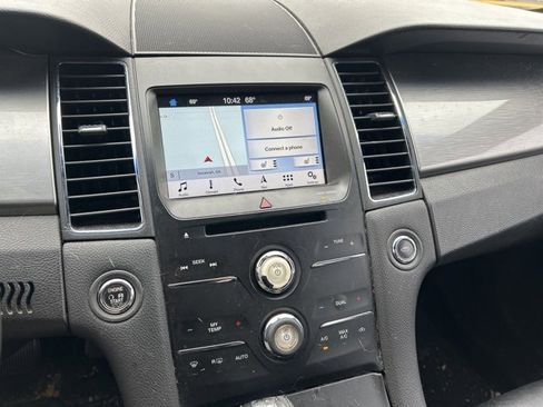 Used 2016 Ford Taurus SEL w/ Equipment Group 201A image 9