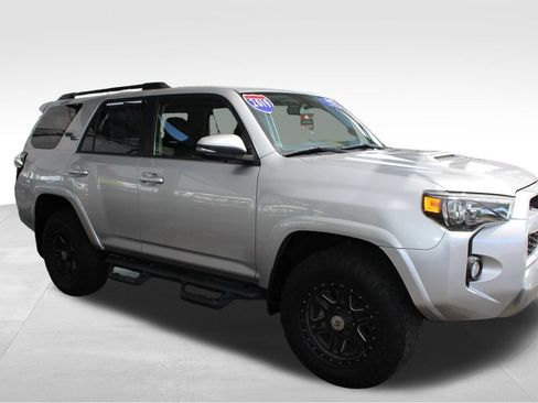 Used 2019 Toyota 4Runner TRD Off-Road Premium AWD/4WD image 19