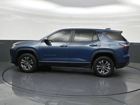 Used 2025 Chevrolet Equinox LT w/ Safety and Technology Package FWD image 2