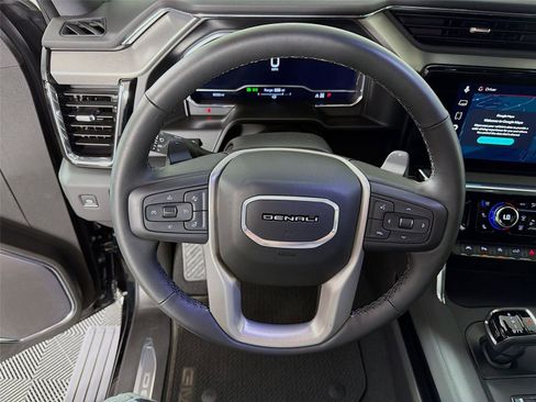 Used 2025 GMC Sierra 1500 Denali w/ Denali Reserve Package AWD/4WD image 12