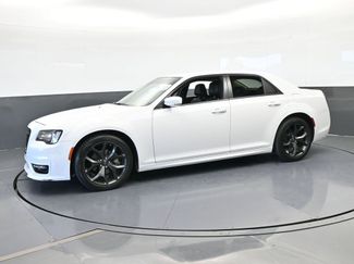 Used 2023 Chrysler 300 Touring L video 2