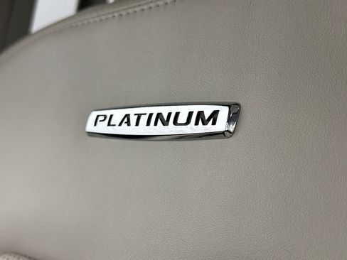 Used 2020 Ford Expedition Platinum image 39