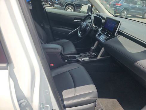 Used 2023 Toyota Corolla Cross XLE FWD image 16