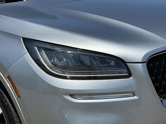 Certified 2022 Lincoln Corsair AWD w/ Premium Package image 33