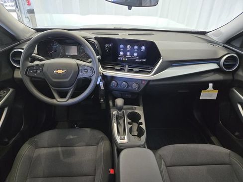 New 2026 Chevrolet Trax LS w/ LS Convenience Package FWD image 6
