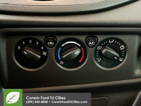 Used 2019 Ford Transit 150 XL image 9