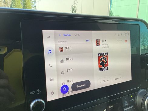 Certified 2023 Toyota Highlander XLE image 13