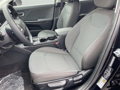 New 2025 Kia K4 LX image 19