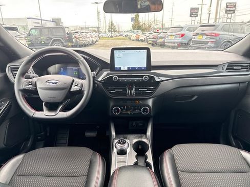 Used 2025 Ford Escape ST-Line image 11