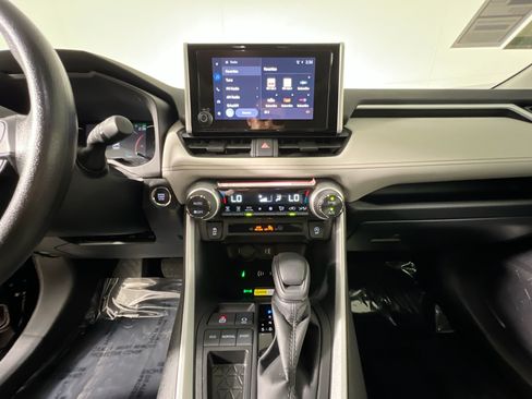 Used 2025 Toyota RAV4 XLE w/ Convenience Package FWD image 25