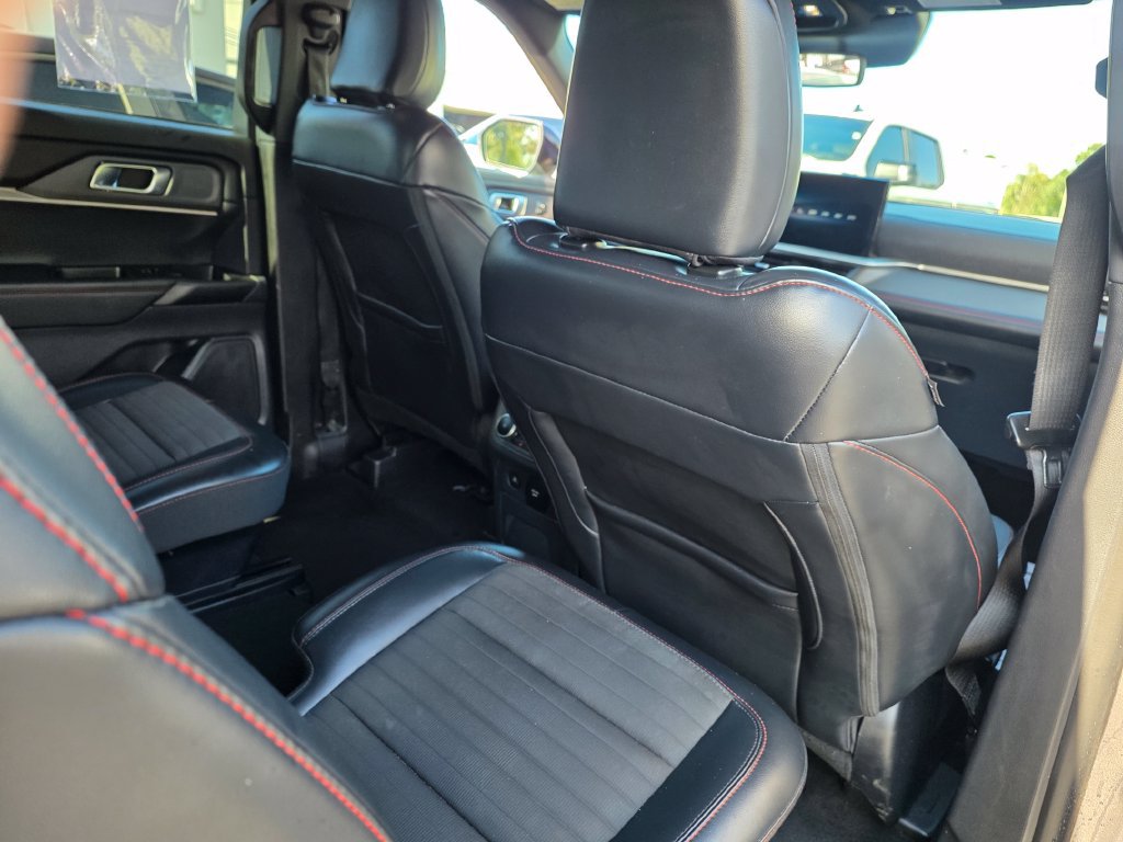 Used 2025 Ford Explorer ST-Line w/ Premium Package RWD image 22