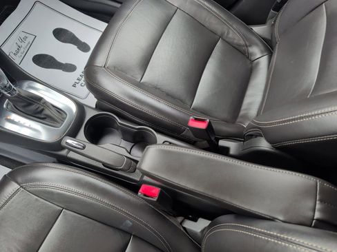 Used 2013 Buick Encore Premium image 17