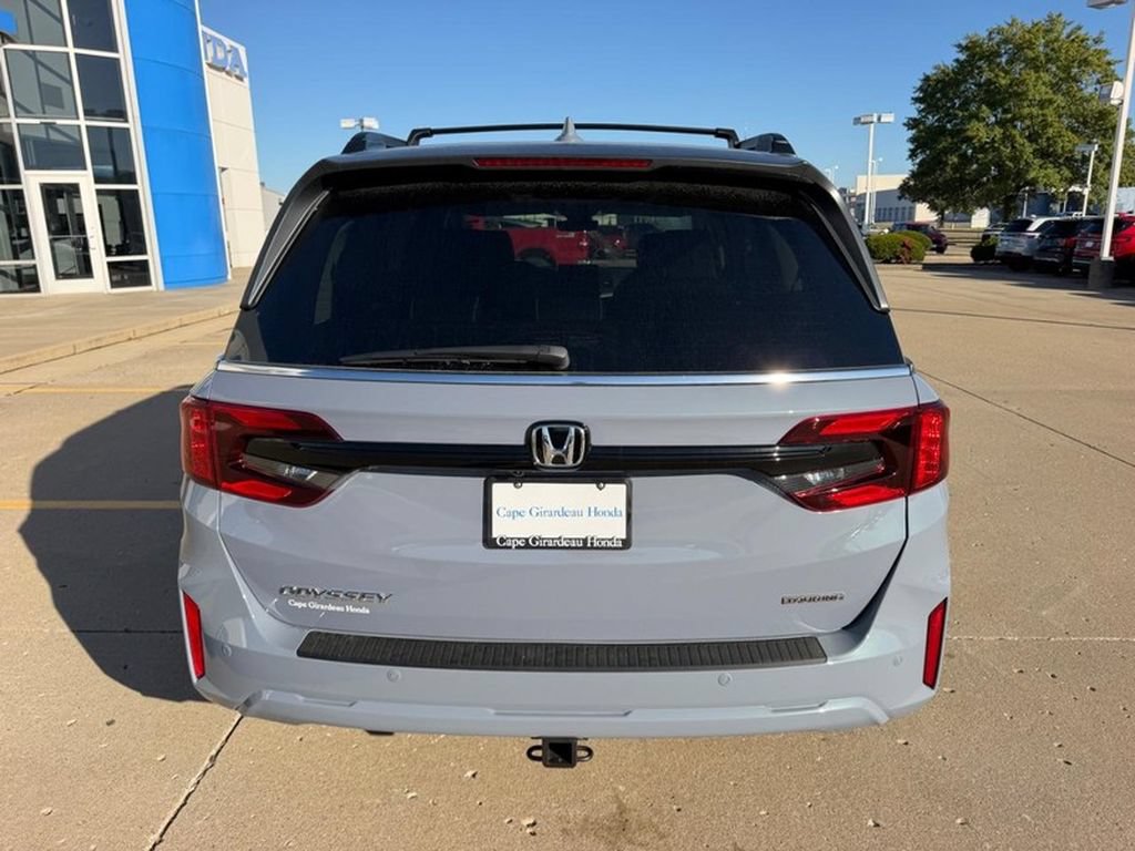 New 2027 Honda Odyssey Touring image 3