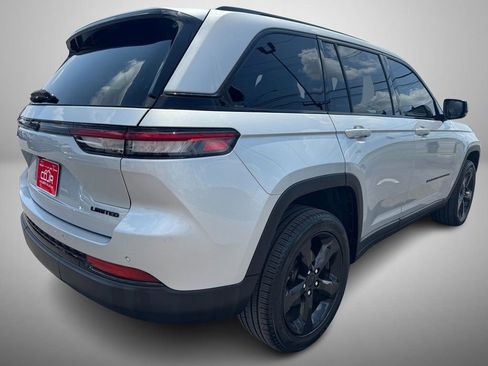 Used 2024 Jeep Grand Cherokee Limited w/ Black Appearance Package image 3