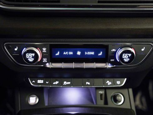 Certified 2023 Audi Q5 e Premium w/ Convenience Package image 15