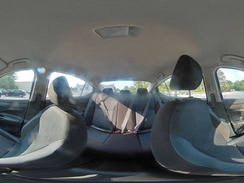 Used 2025 Nissan Versa SV FWD image 40