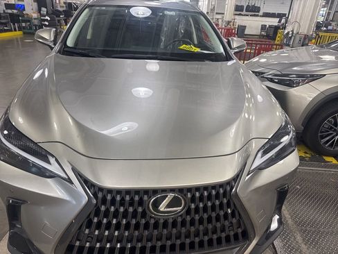 Used 2024 Lexus NX 250 FWD image 1