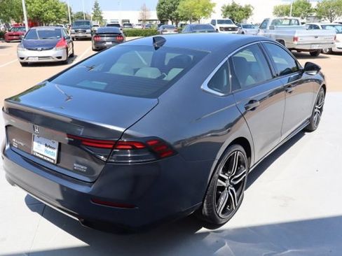Used 2025 Honda Accord Touring image 6