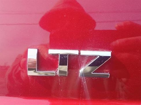 Used 2015 Chevrolet Suburban LTZ image 10