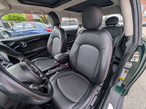 Used 2019 MINI Cooper 2-Door Hardtop w/ Signature Upholstery Package FWD image 15