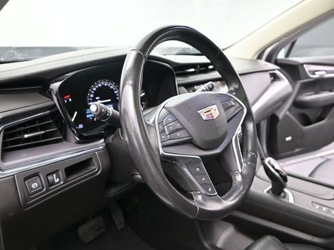 Used 2019 Cadillac XT5 Premium Luxury AWD/4WD image 17