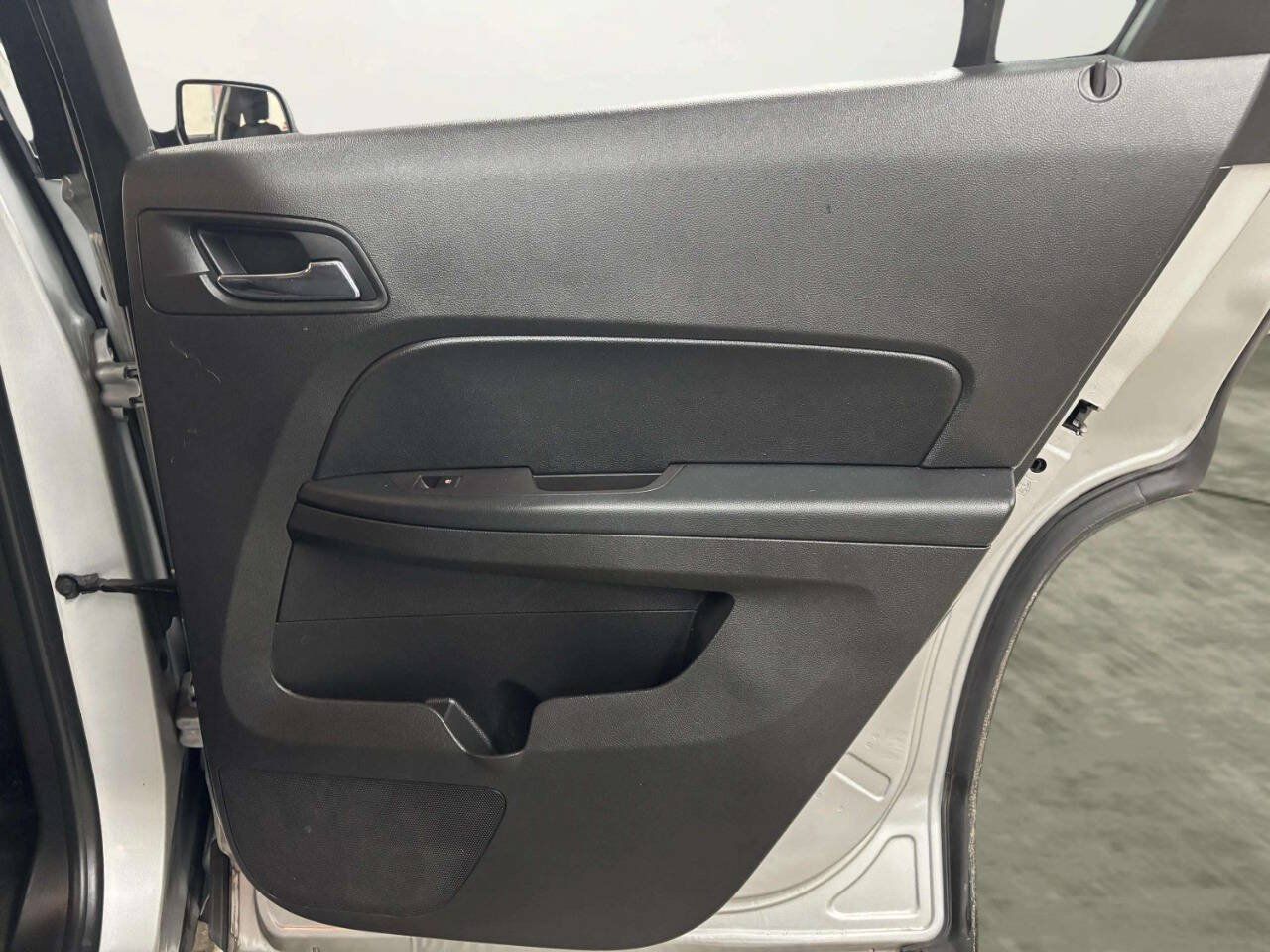 Used 2017 GMC Terrain SLE FWD image 17