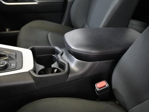 Used 2020 Toyota RAV4 LE image 23