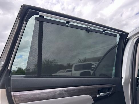 Used 2022 Toyota Highlander Limited image 18