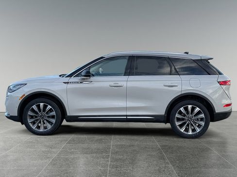 Used 2020 Lincoln Corsair Reserve w/ Equipment Group 201A image 2